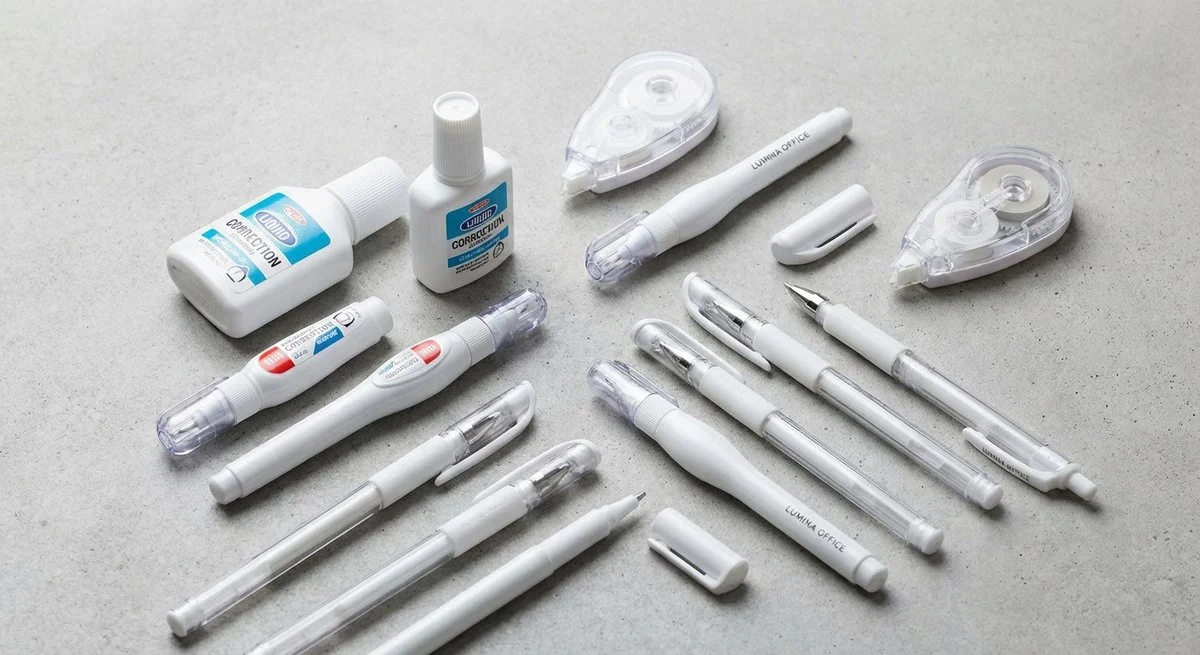 Stylos et correcteurs blancs